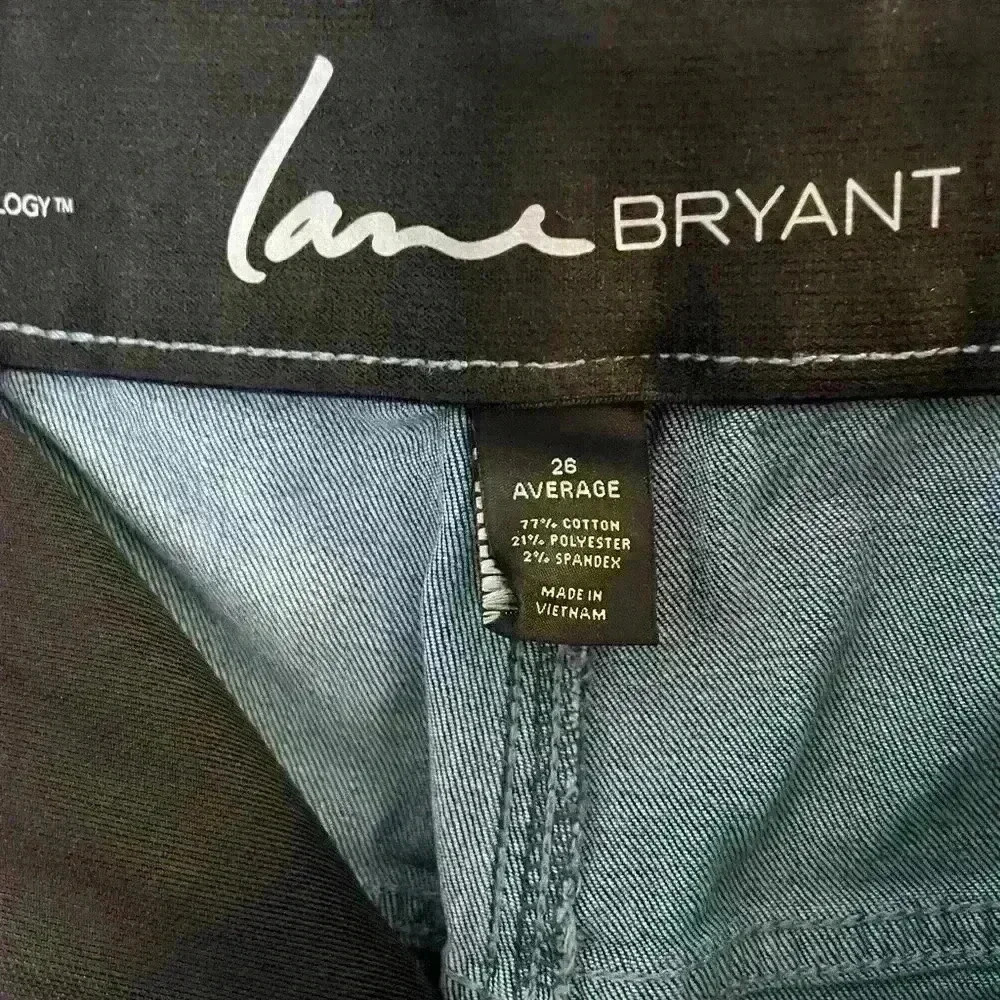 Lane Bryant Bermuda Jean Shorts NWOT - Picture 2 of 9
